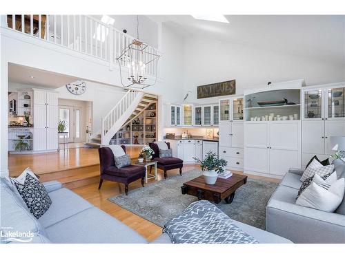 160 Princeton Shores Boulevard, Collingwood, ON - Indoor Photo Showing Living Room