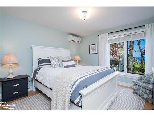 160 Princeton Shores Boulevard, Collingwood, ON - Indoor Photo Showing Bedroom