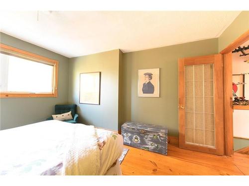 80 Mary Street, Creemore, ON - Indoor Photo Showing Bedroom