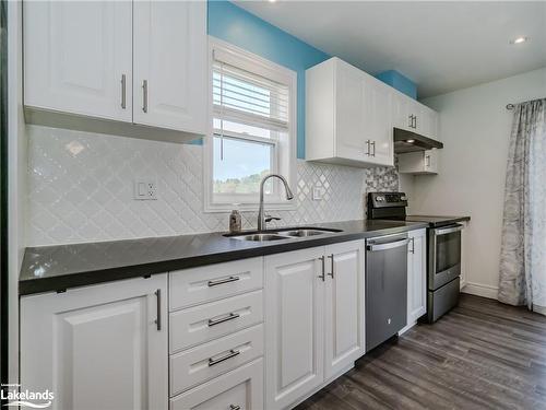 22 Quinn Forest Drive, Bracebridge, ON - Indoor Photo Showing Kitchen With Double Sink