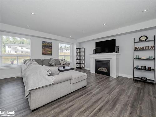 22 Quinn Forest Drive, Bracebridge, ON - Indoor Photo Showing Living Room With Fireplace