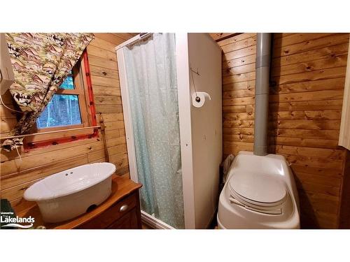 1060 Baker Side Road, Bracebridge, ON - Indoor Photo Showing Bathroom