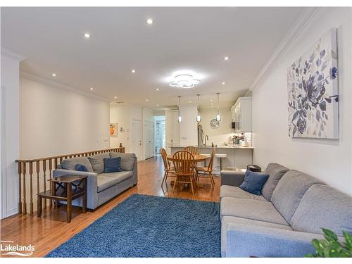 3305 Summerhill Way, Severn, ON - Indoor Photo Showing Living Room