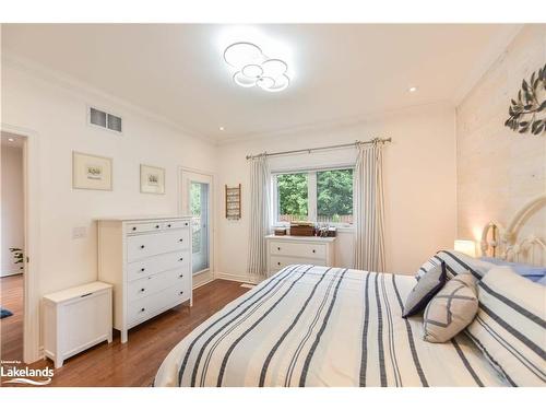 3305 Summerhill Way, Severn, ON - Indoor Photo Showing Bedroom