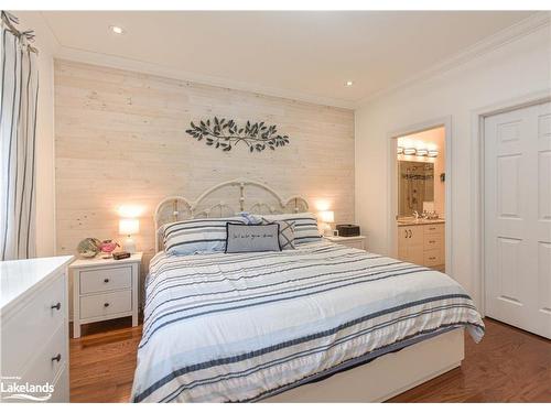 3305 Summerhill Way, Severn, ON - Indoor Photo Showing Bedroom