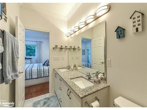 3305 Summerhill Way, Severn, ON - Indoor Photo Showing Bathroom