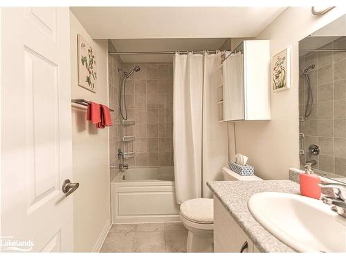 3305 Summerhill Way, Severn, ON - Indoor Photo Showing Bathroom