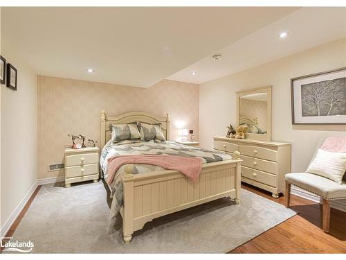 3305 Summerhill Way, Severn, ON - Indoor Photo Showing Bedroom