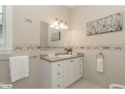 75 Edward Street E, Creemore, ON - Indoor Photo Showing Bathroom