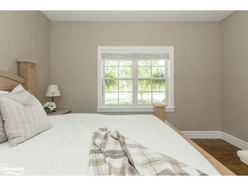 75 Edward Street E, Creemore, ON - Indoor Photo Showing Bedroom