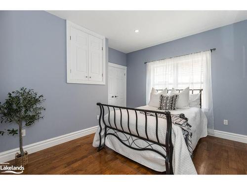 75 Edward Street E, Creemore, ON - Indoor Photo Showing Bedroom