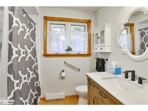 80 Hubbel Crescent, Huntsville, ON - Indoor Photo Showing Bathroom