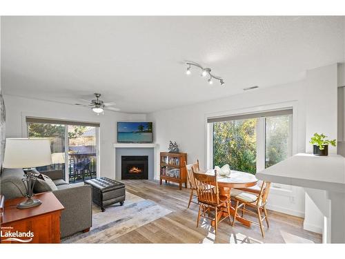 331 Mariners Way, Collingwood, ON - Indoor Photo Showing Living Room