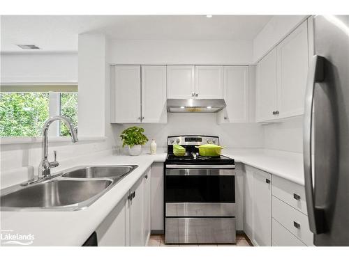 331 Mariners Way, Collingwood, ON - Indoor Photo Showing Kitchen With Double Sink