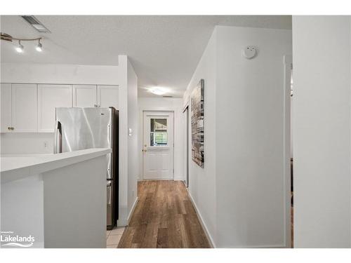 331 Mariners Way, Collingwood, ON - Indoor Photo Showing Kitchen With Double Sink