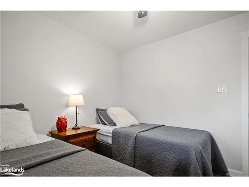 331 Mariners Way, Collingwood, ON - Indoor Photo Showing Bedroom