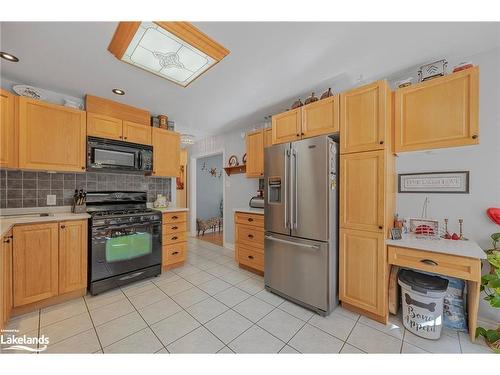 29 Boyd Crescent, Oro-Medonte, ON - Indoor Photo Showing Kitchen