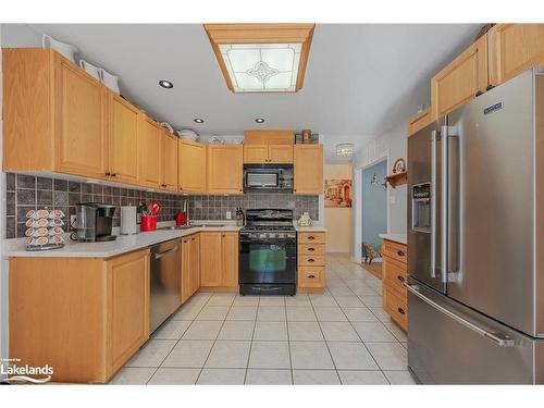 29 Boyd Crescent, Oro-Medonte, ON - Indoor Photo Showing Kitchen