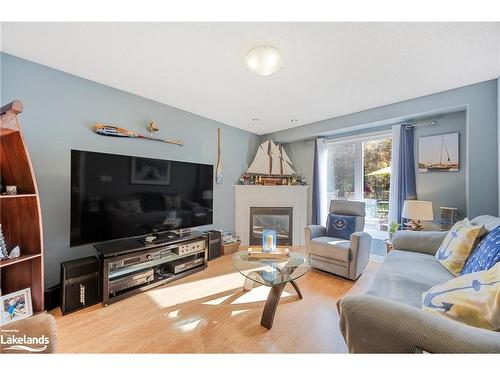 29 Boyd Crescent, Oro-Medonte, ON - Indoor Photo Showing Living Room With Fireplace