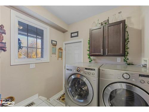 29 Boyd Crescent, Oro-Medonte, ON - Indoor Photo Showing Laundry Room