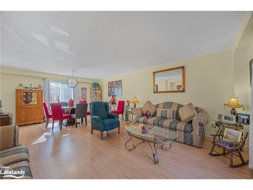 29 Boyd Crescent, Oro-Medonte, ON - Indoor Photo Showing Living Room