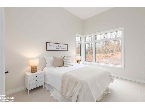 1009 Boyne Ridge Court, Lake Of Bays, ON - Indoor Photo Showing Bedroom