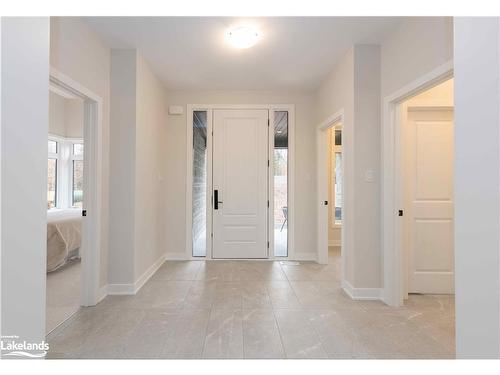 1009 Boyne Ridge Court, Lake Of Bays, ON - Indoor Photo Showing Other Room