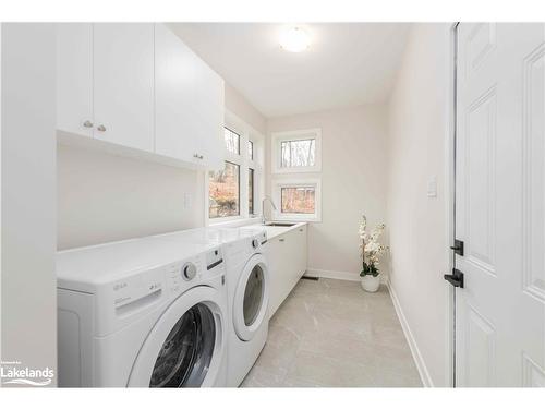 1009 Boyne Ridge Court, Lake Of Bays, ON - Indoor Photo Showing Laundry Room