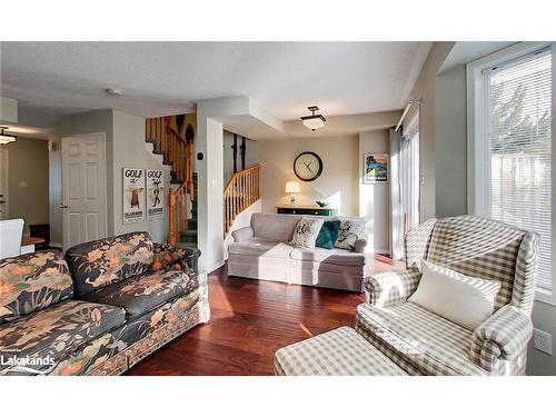 9 Valleymede Court, Collingwood, ON - Indoor Photo Showing Living Room