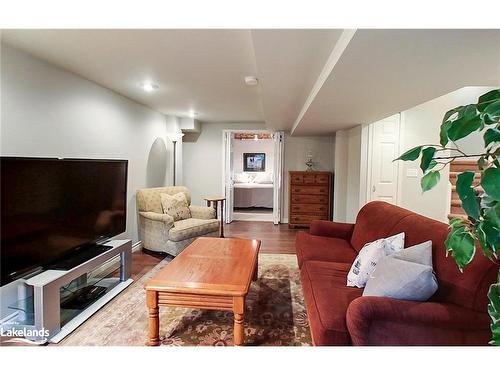 9 Valleymede Court, Collingwood, ON - Indoor Photo Showing Living Room