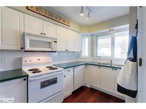 9 Valleymede Court, Collingwood, ON - Indoor Photo Showing Kitchen With Double Sink