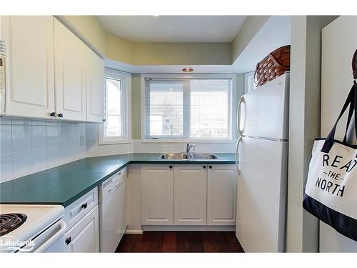 9 Valleymede Court, Collingwood, ON - Indoor Photo Showing Kitchen With Double Sink