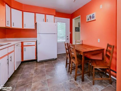 600 David Street, Gravenhurst, ON - Indoor Photo Showing Kitchen