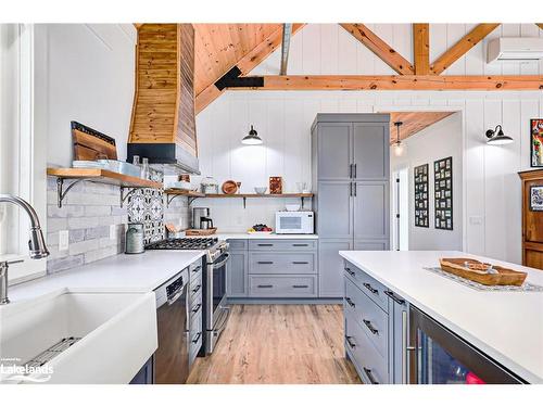 195 Centre Street, Meaford, ON - Indoor Photo Showing Kitchen With Upgraded Kitchen