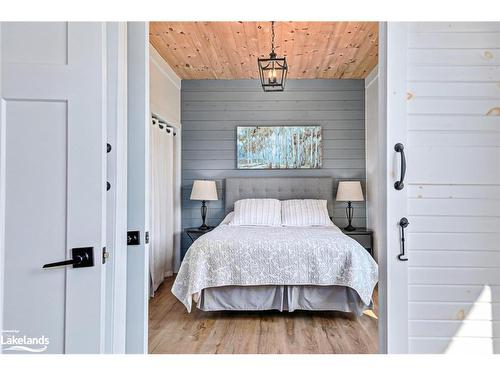 195 Centre Street, Meaford, ON - Indoor Photo Showing Bedroom