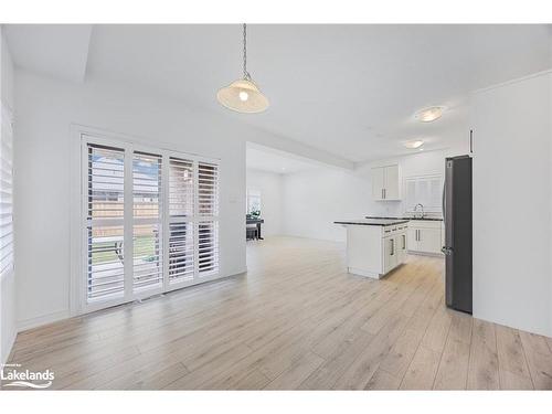 96 Mclean Avenue, Collingwood, ON - Indoor Photo Showing Kitchen