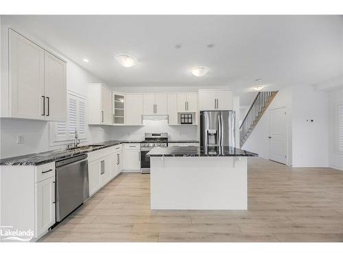 96 Mclean Avenue, Collingwood, ON - Indoor Photo Showing Kitchen With Upgraded Kitchen