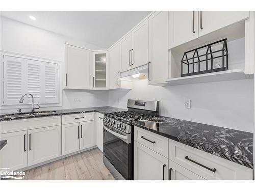 96 Mclean Avenue, Collingwood, ON - Indoor Photo Showing Kitchen