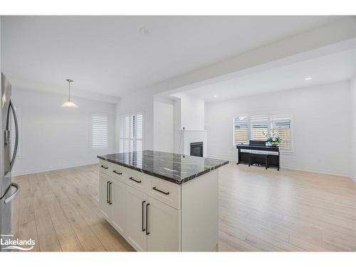 96 Mclean Avenue, Collingwood, ON - Indoor Photo Showing Kitchen