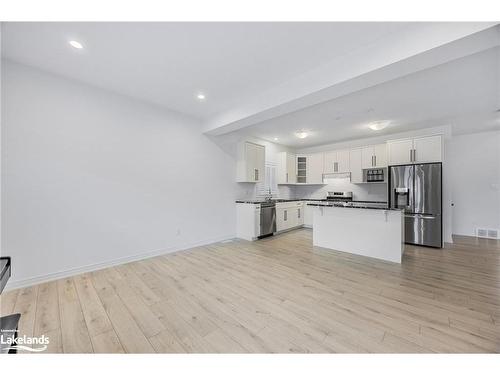 96 Mclean Avenue, Collingwood, ON - Indoor Photo Showing Kitchen