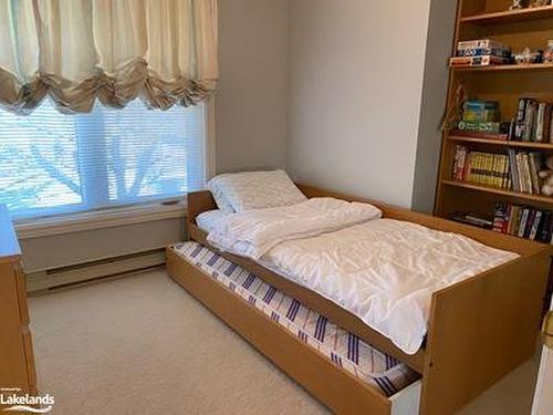 349 Mariners Way, Collingwood, ON - Indoor Photo Showing Bedroom