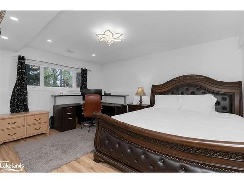 96 46Th Street N, Wasaga Beach, ON - Indoor Photo Showing Bedroom