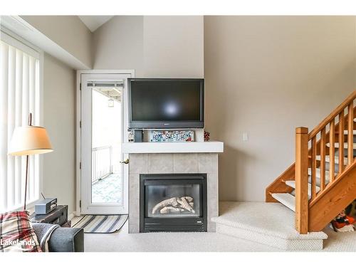 938 Cedar Pointe Court, Collingwood, ON - Indoor Photo Showing Living Room With Fireplace