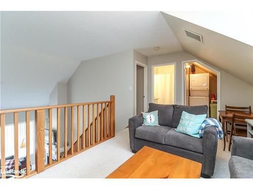 938 Cedar Pointe Court, Collingwood, ON - Indoor Photo Showing Living Room