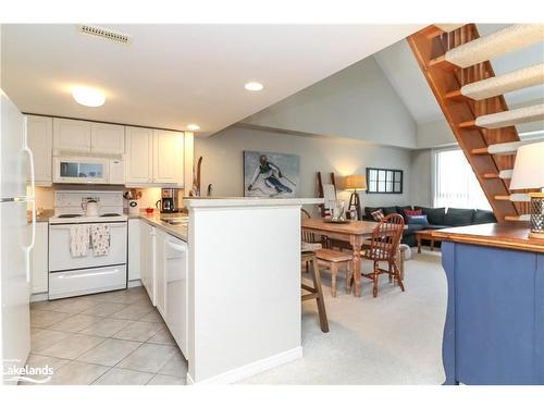 938 Cedar Pointe Court, Collingwood, ON - Indoor Photo Showing Kitchen