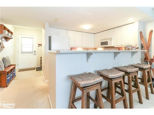 938 Cedar Pointe Court, Collingwood, ON - Indoor Photo Showing Kitchen