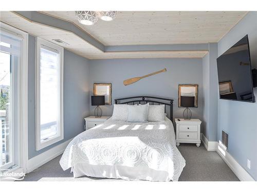 4 Turner Drive, Huntsville, ON - Indoor Photo Showing Bedroom