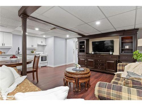 1105 Rosseau Lake Road No. 1, Bent River, ON - Indoor Photo Showing Living Room