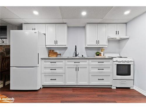 1105 Rosseau Lake Road No. 1, Bent River, ON - Indoor Photo Showing Kitchen