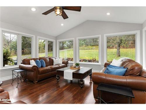 1105 Rosseau Lake Road No. 1, Bent River, ON - Indoor Photo Showing Living Room